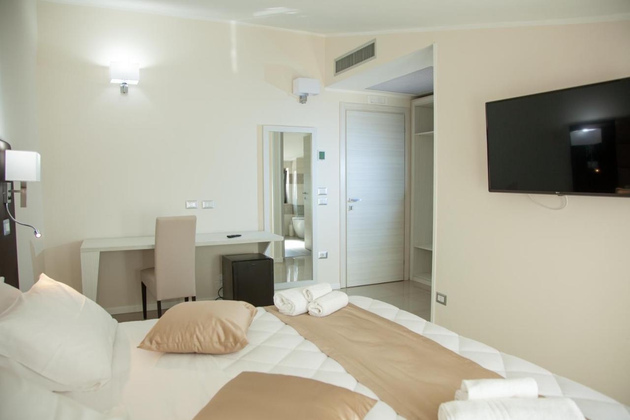 Hotel Dolce Stella Torre Melissa Екстериор снимка