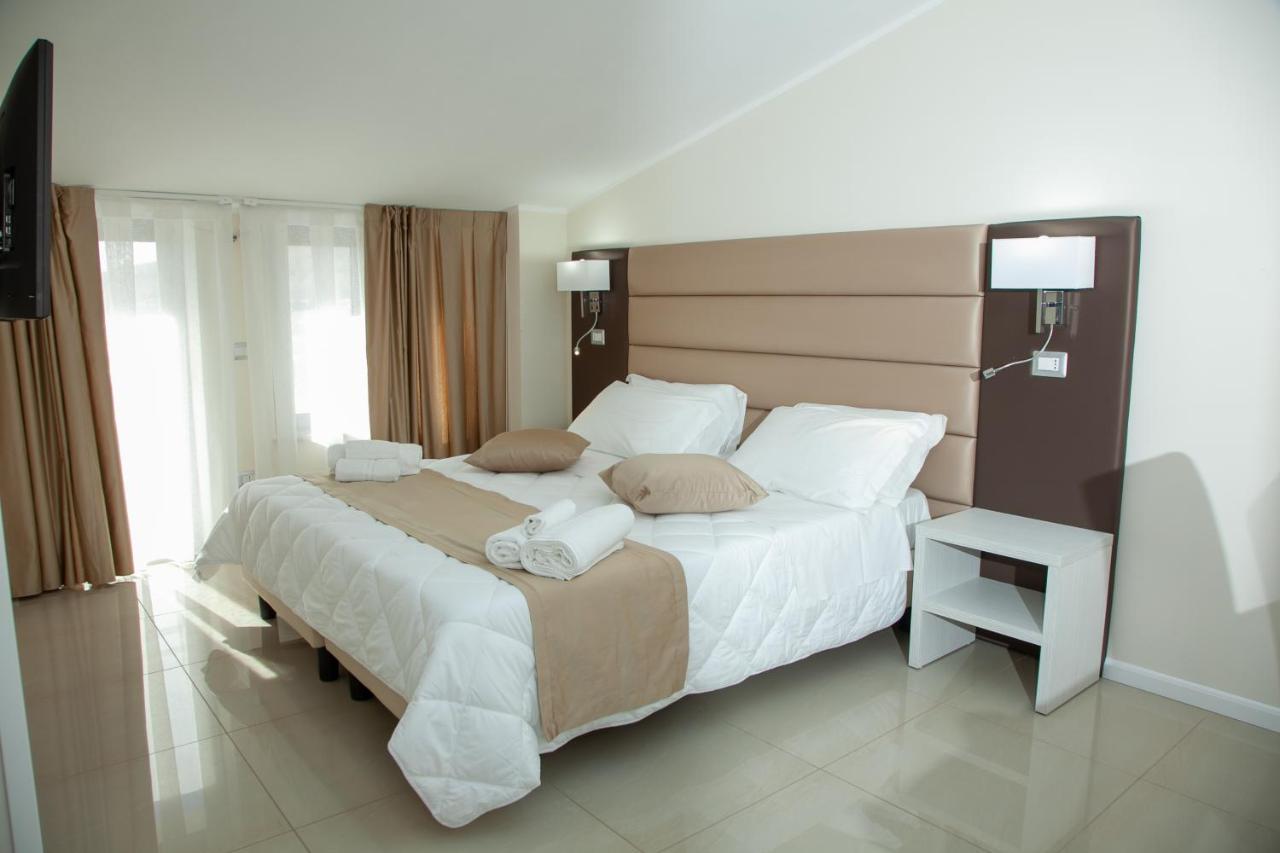 Hotel Dolce Stella Torre Melissa Екстериор снимка
